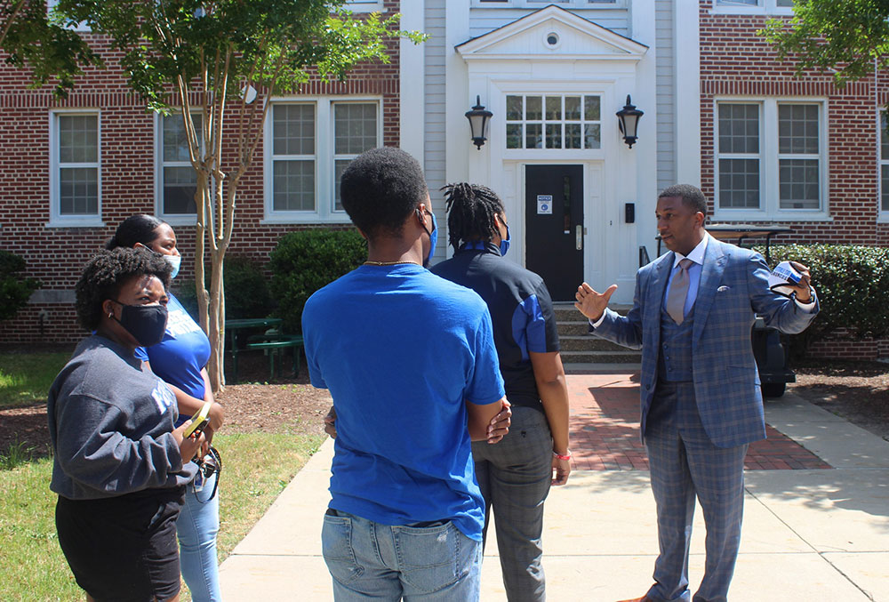 Chancellor at dorm with students