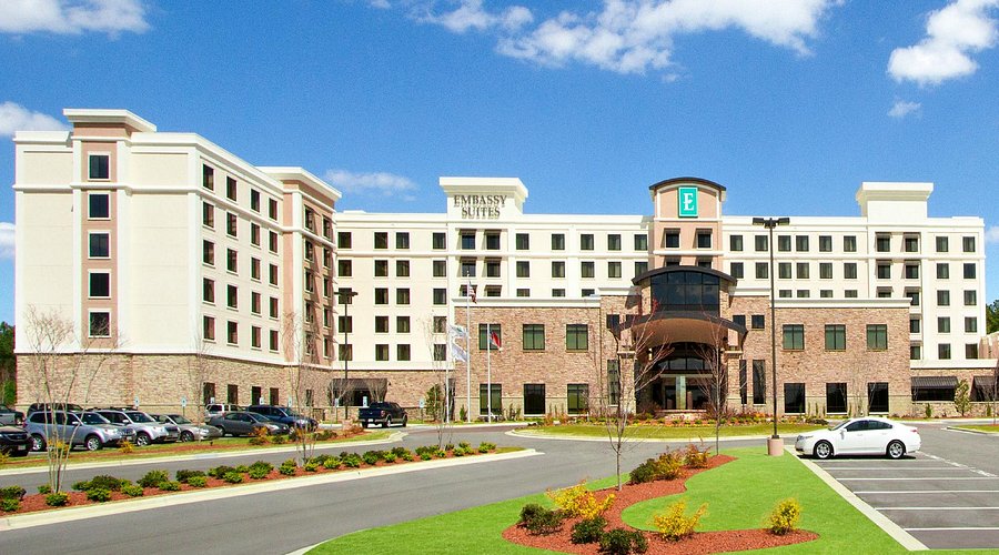 Exterior shot of Embassy Suites hotel.