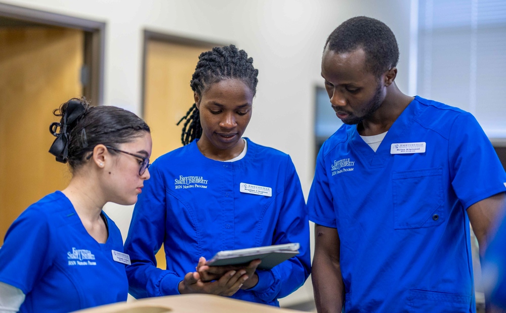 FSU Nursing students collaborating.