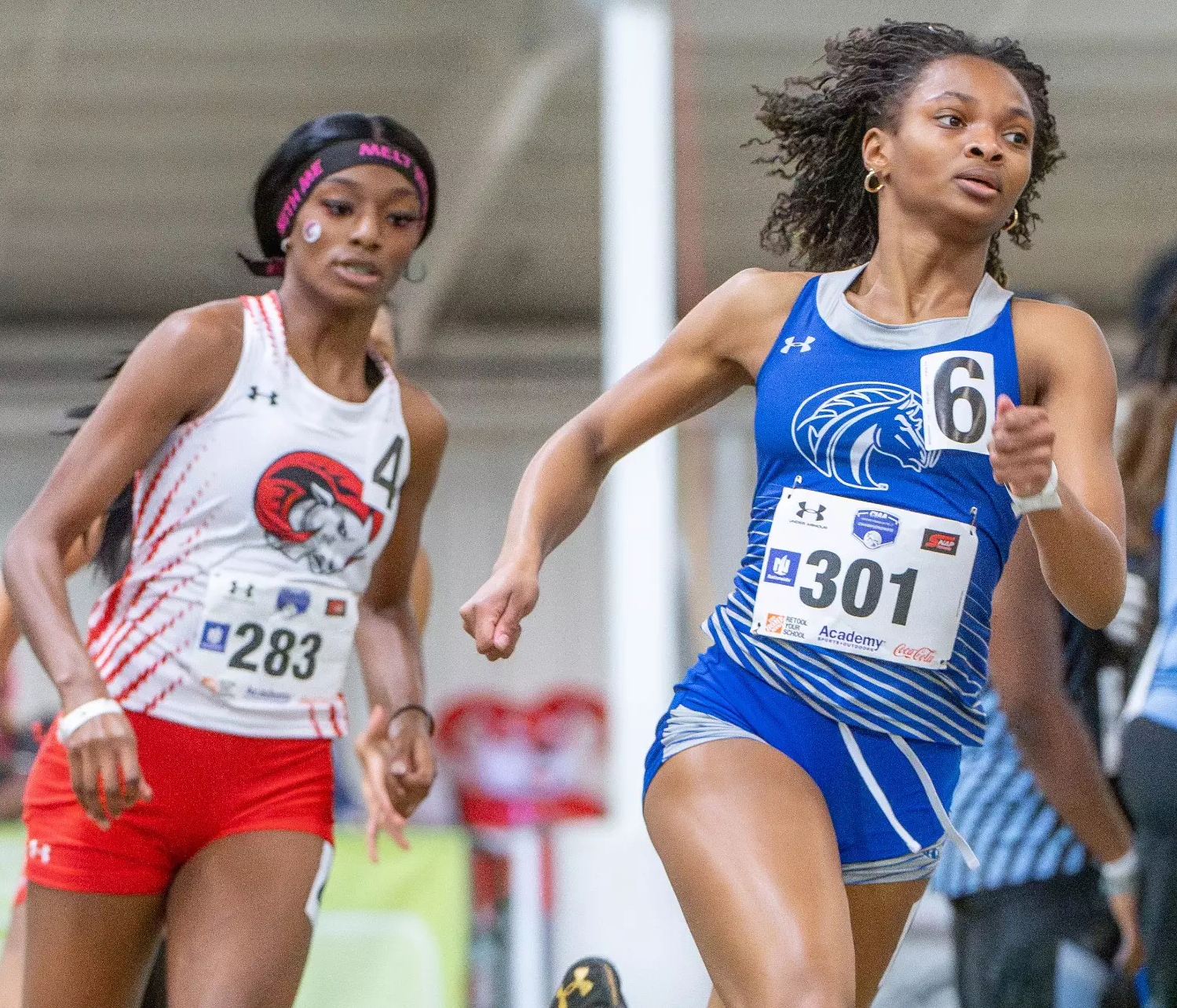 Janya Moore running in the CIAA Indoor Championship